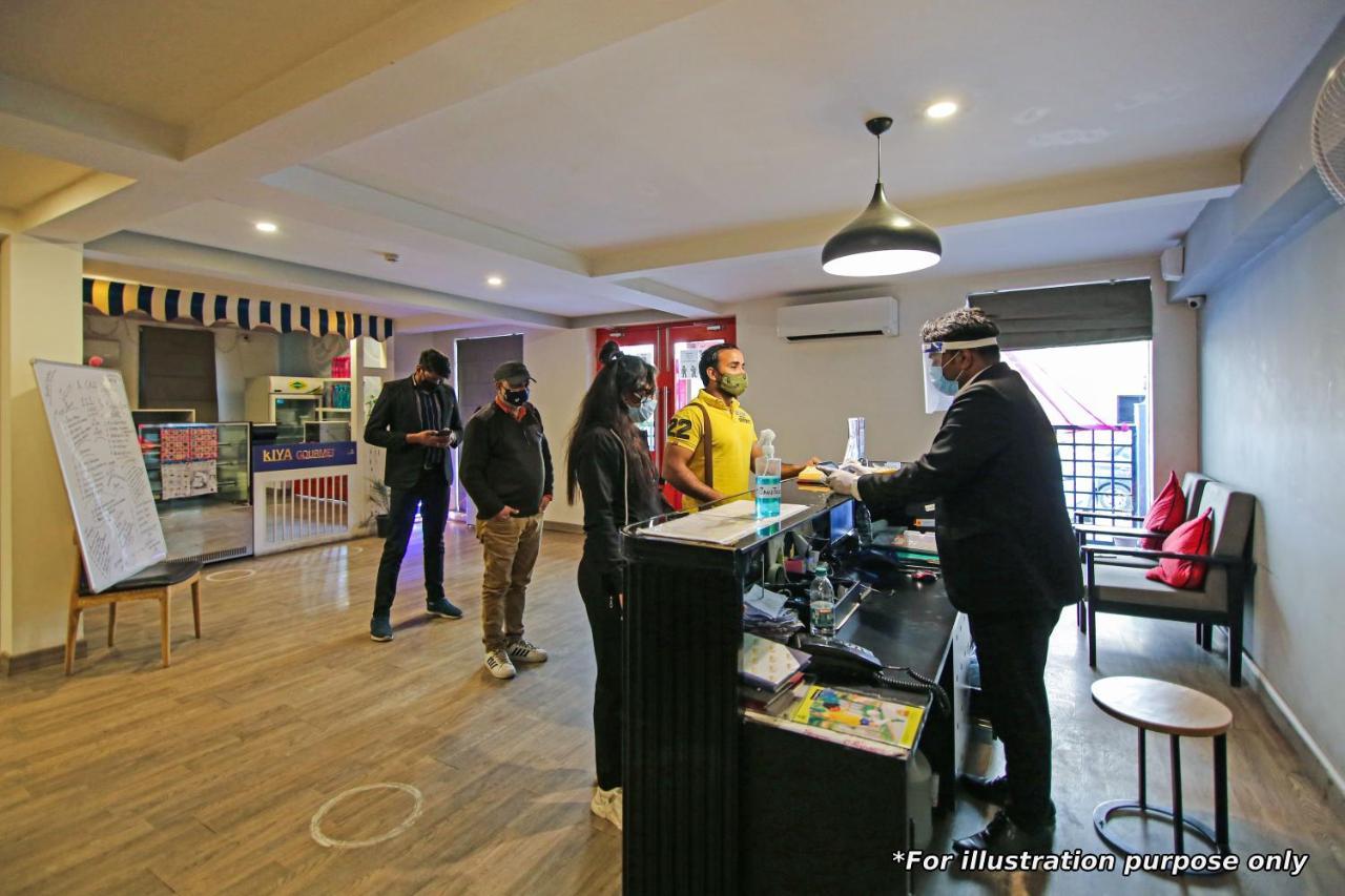 Vaccinated Staff- Oyo Townhouse 105 Khar West Station Hotel Bombaim Exterior foto