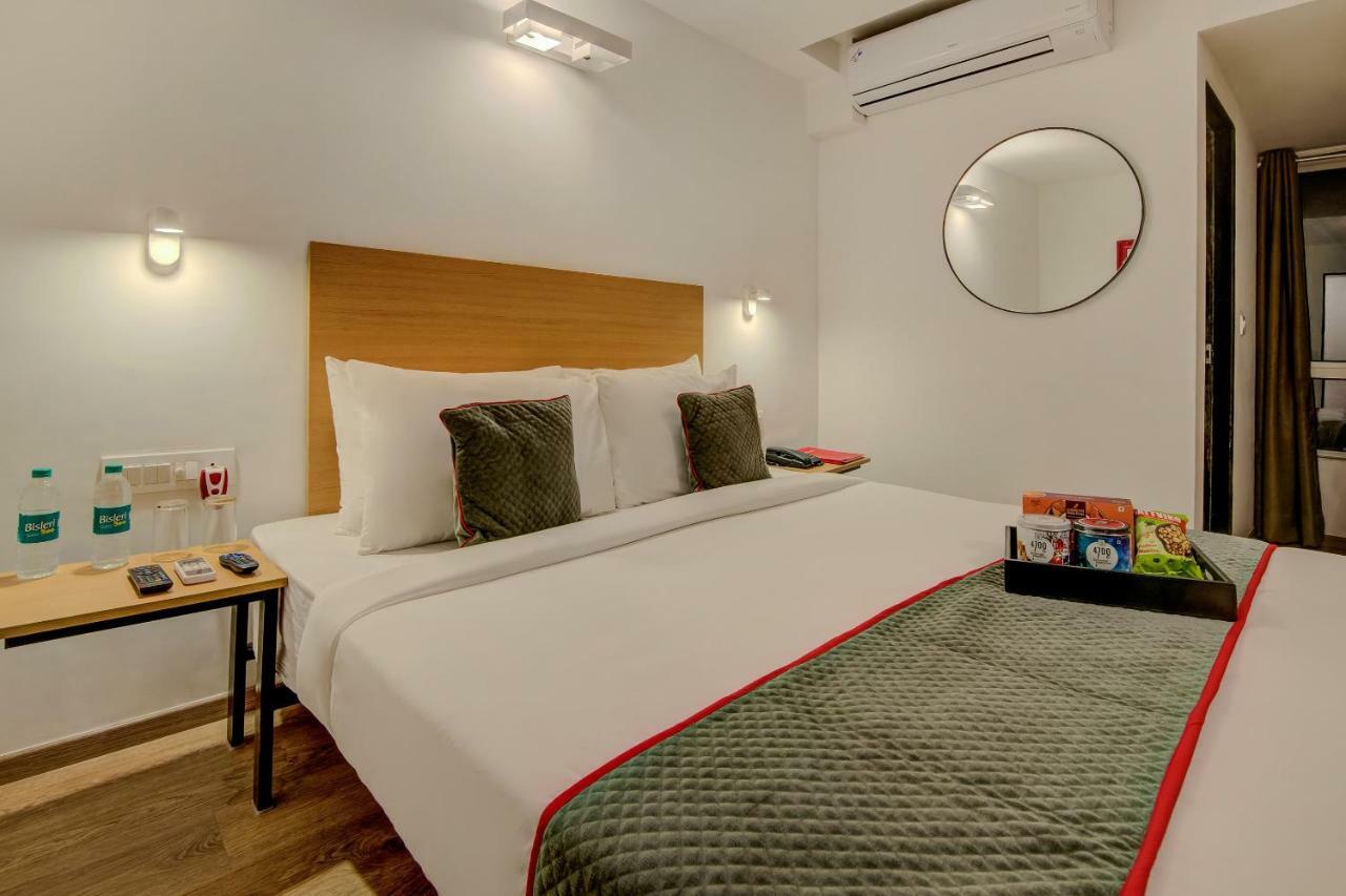 Vaccinated Staff- Oyo Townhouse 105 Khar West Station Hotel Bombaim Exterior foto