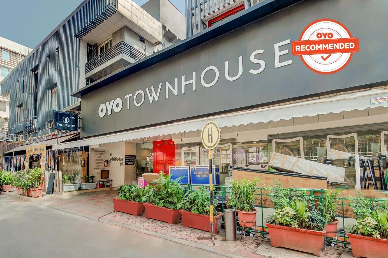 Vaccinated Staff- Oyo Townhouse 105 Khar West Station Hotel Bombaim Exterior foto